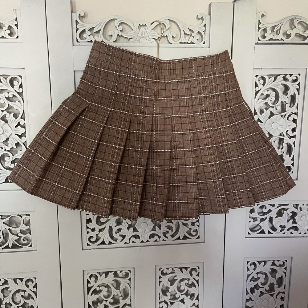 Brown plaid pleated skirt Size Small fits like XS